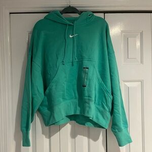 NIKE NWT women’s medium oversized sweatshirt